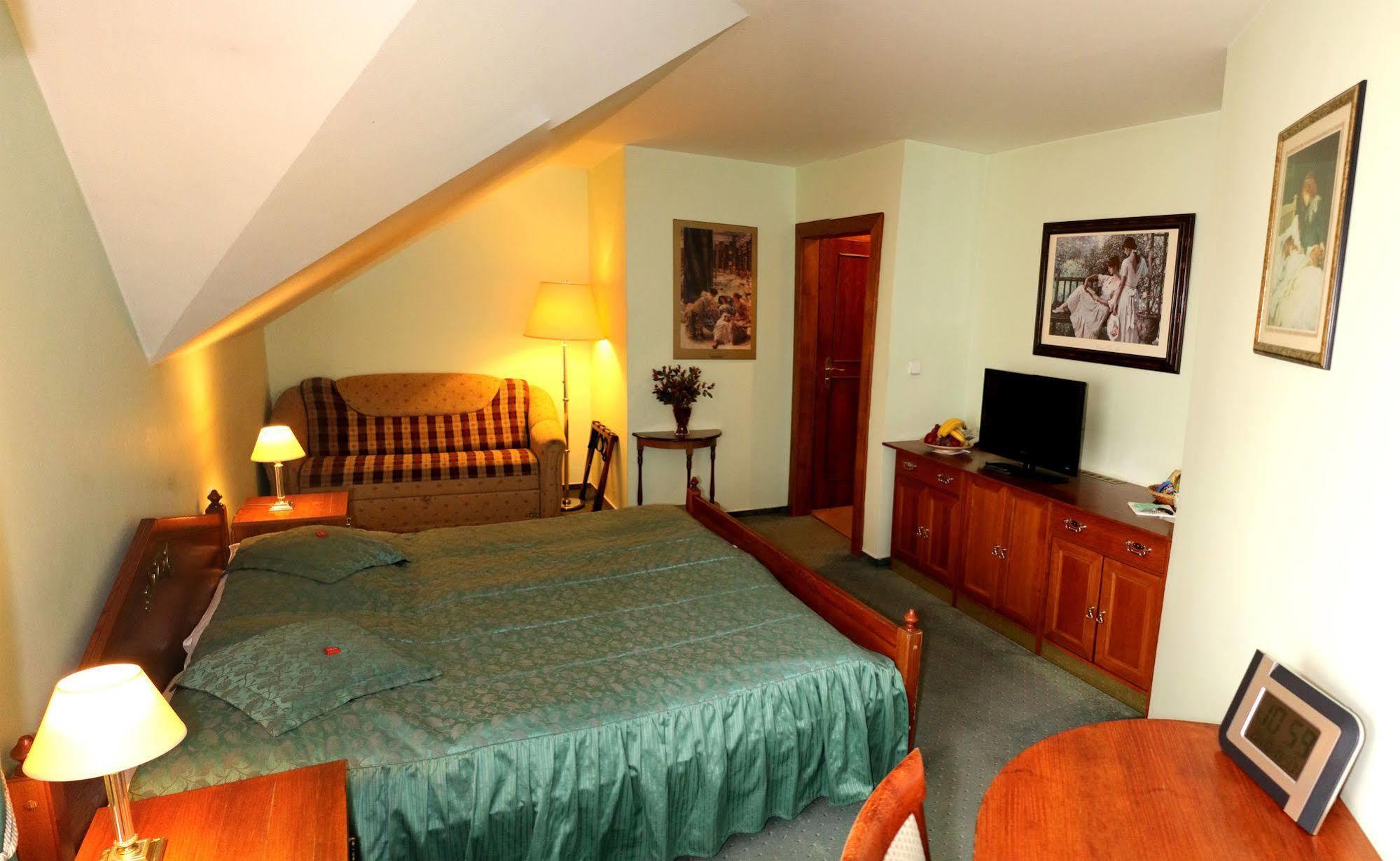 River Star Hotel Прага Екстериор снимка