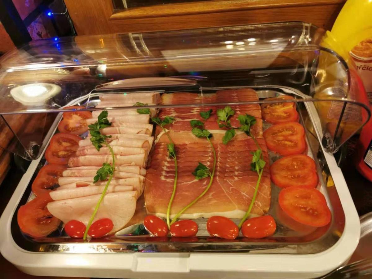 River Star Hotel Прага Екстериор снимка
